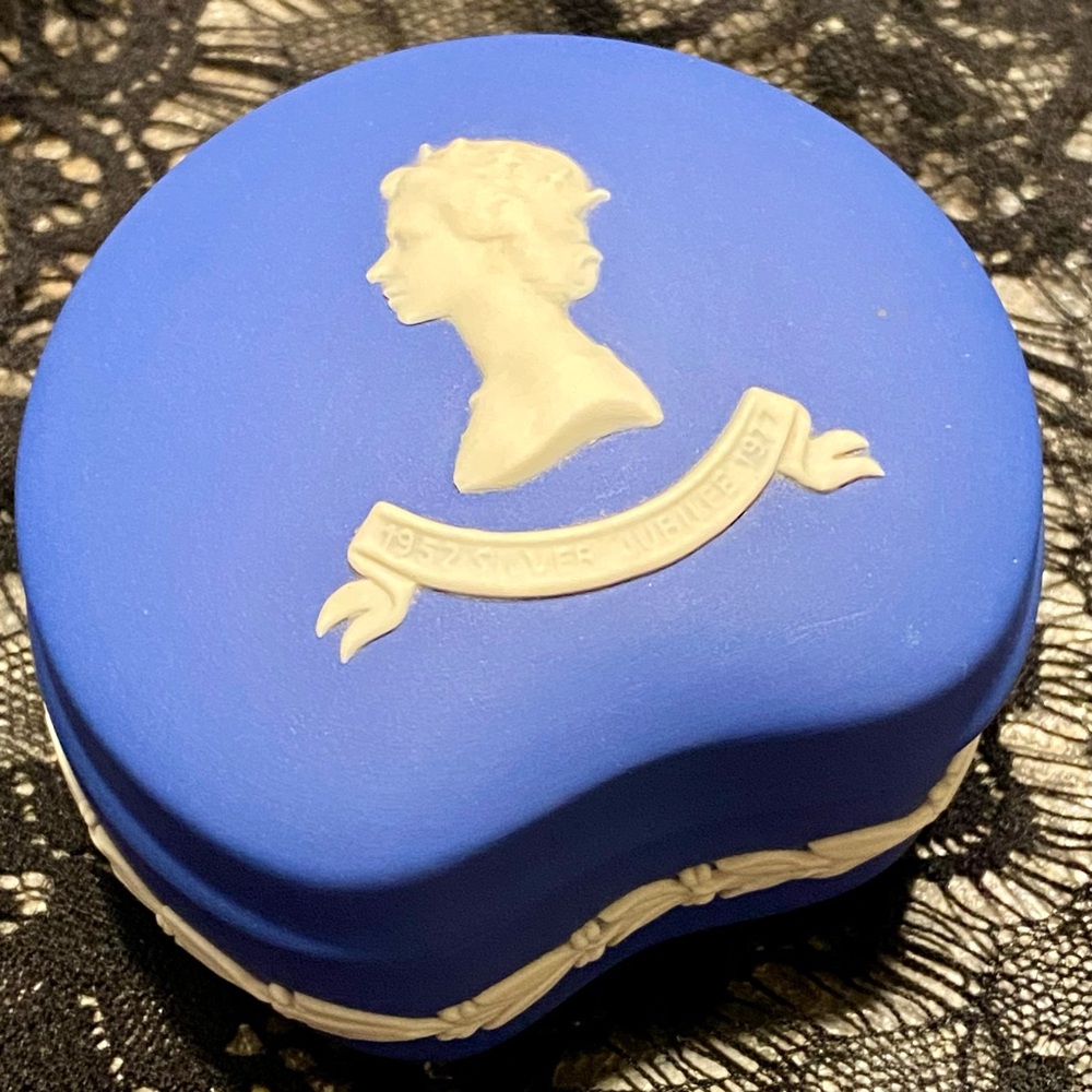 Classic Blue and White Cameo Trinket Box